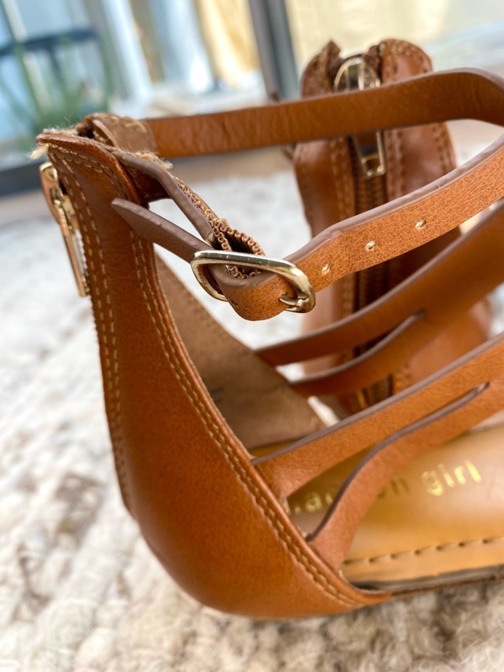 Madden Girl Dari Cognac Cutout Gladiator Flat Sandals, Size 7 - Picture 9 of 10